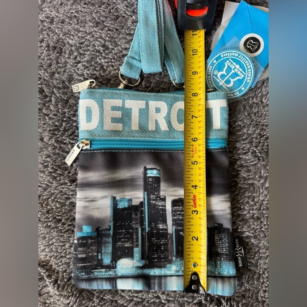 DETROIT Robin Ruth Crossbody Bag - Picture 5 of 14